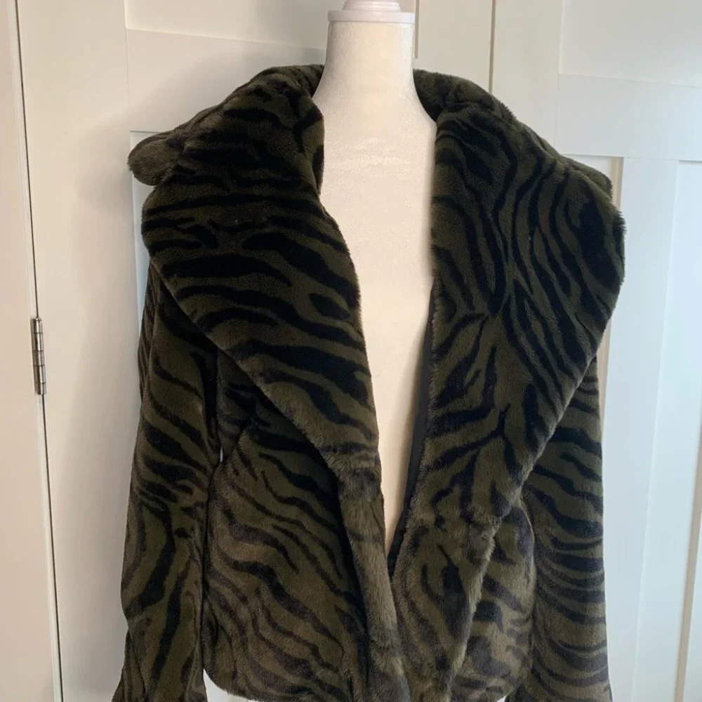 NEW Anthropologie Sanctuary Green Zebra Print Faux Fur Jacket Size Medium - Picture 6 of 16